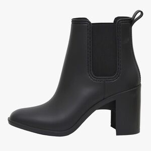 CUSHIONAIRE Women's Mars Chelsea Rain Boot w/ Memory Foam!!!  Size 9